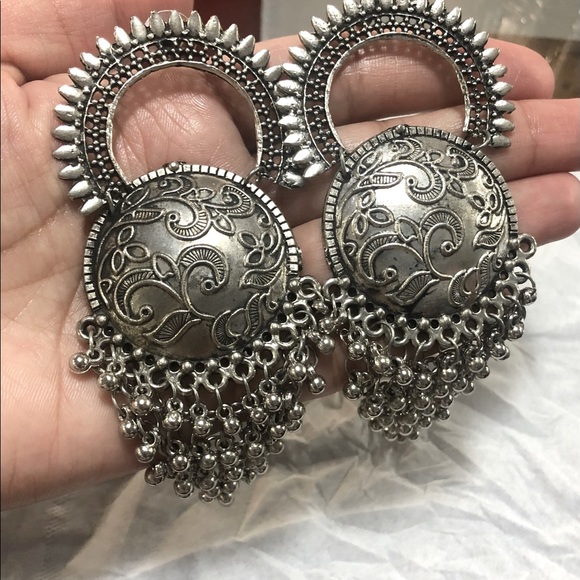 Silver big statement earrings - Picture 3 of 4